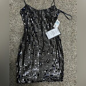 Black-ish blue , séquense dress